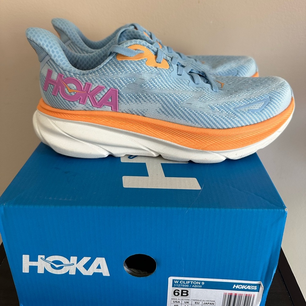 HOKA Clifton 9